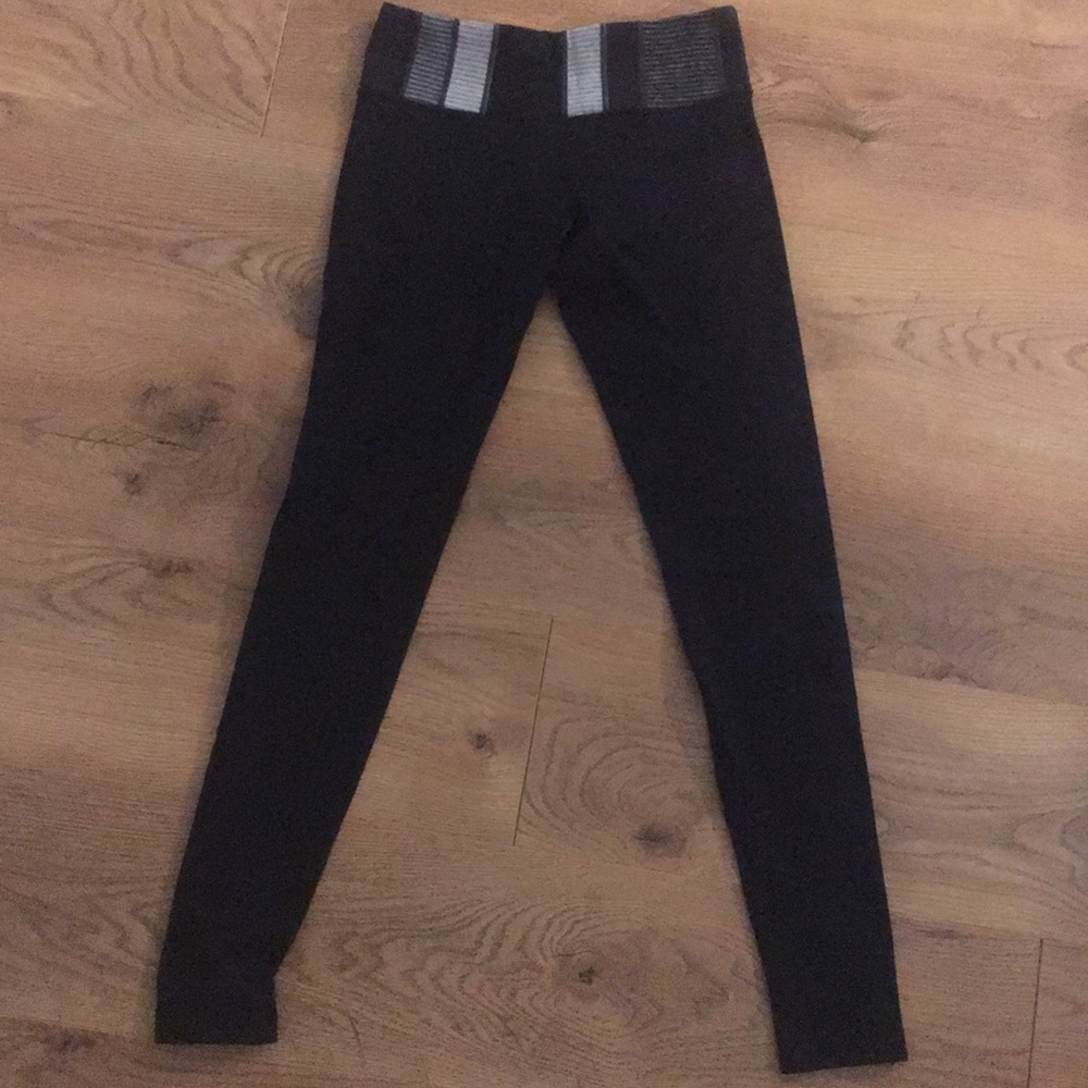 Lululemon reversible leggings with color band